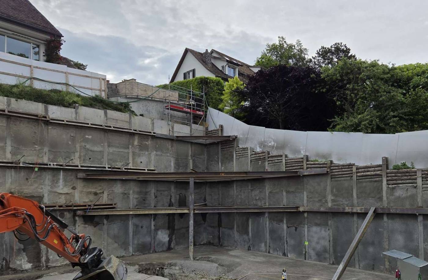 Neubau MFH Rebstrasse 6a, Erlenbach, Baugrube, Baugrubensicherung, Fundation, Stahlbetonarbeiten, Baukontrollen